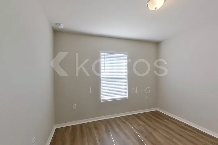 855 Cervantes St E — Photo 7