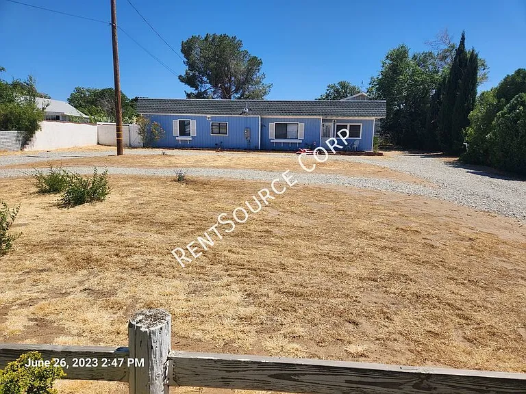 4842 W Avenue M4 — Photo 2