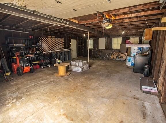 4th image of 616 W Belleview St