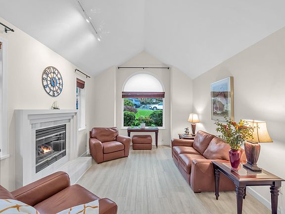 5th image of 336 Rosehill Wynd