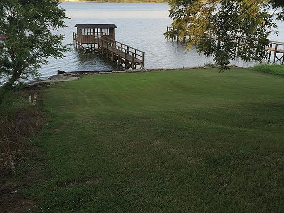 3rd image of 1504 S Lakeshore Dr
