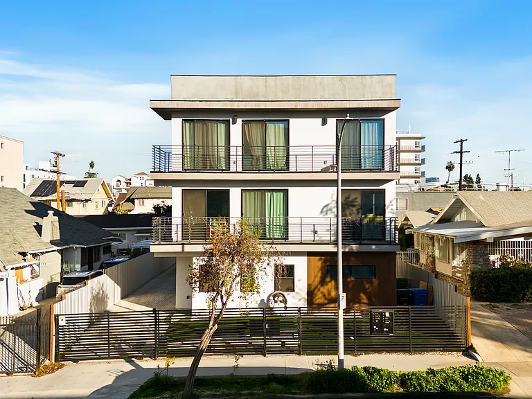 S Harvard Blvd — Photo 1