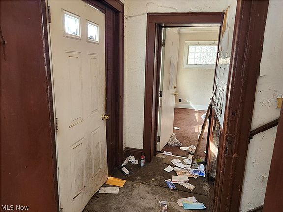 4th image of 881 Eddy Rd