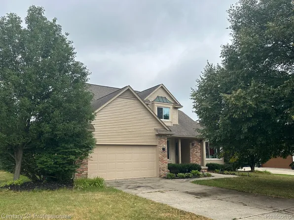 12220 Moceri Dr, Grand Blanc, MI 48439