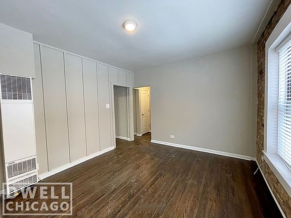 3rd image of 3419 N Elaine Pl #3421-1E