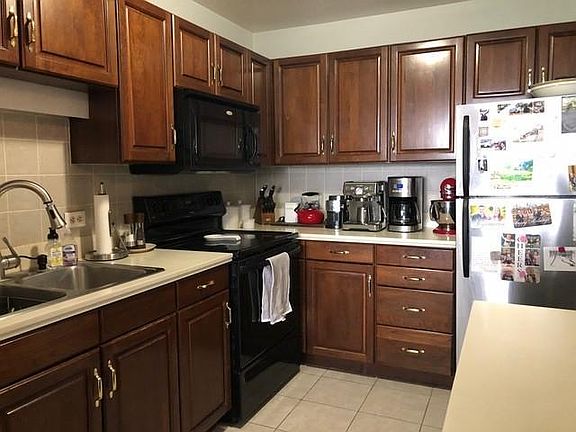 5th image of 1636 N Wells St #823