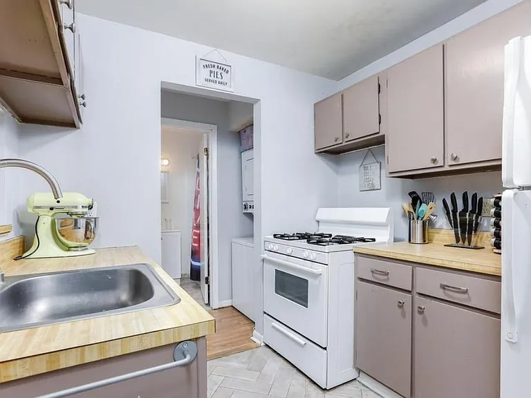 1530 E Baltimore St #1 — Photo 6