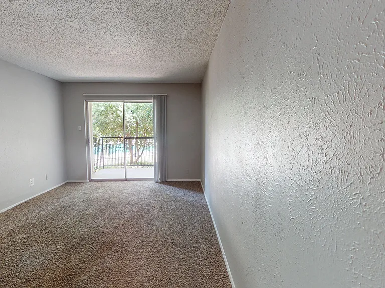 Addison Apartments at the Park — Photo 302