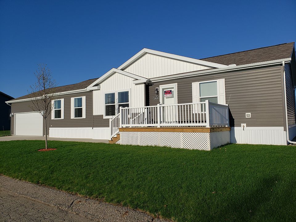 1st image of 13634 Snapdragon Ln NE