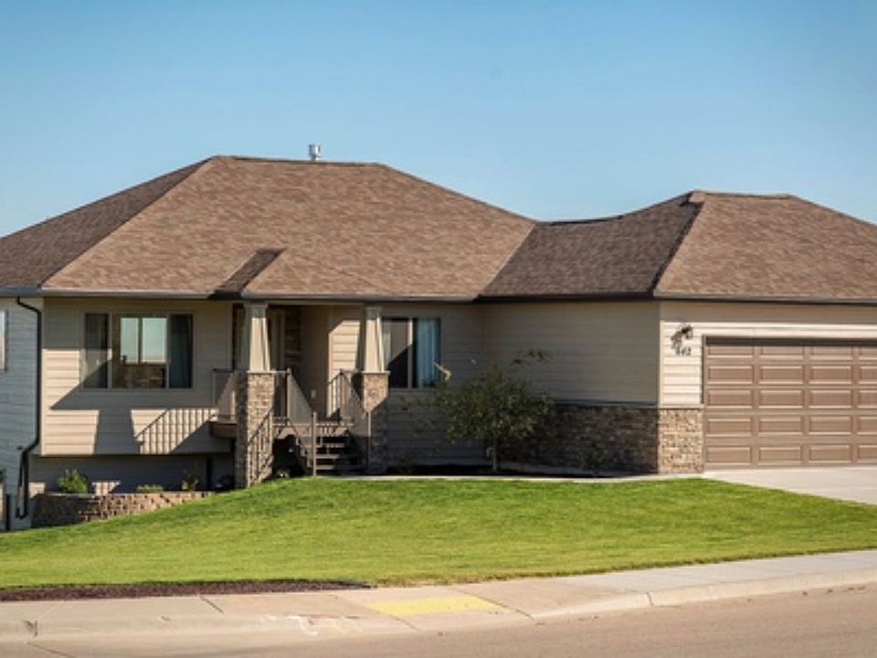 Prime corner lot!