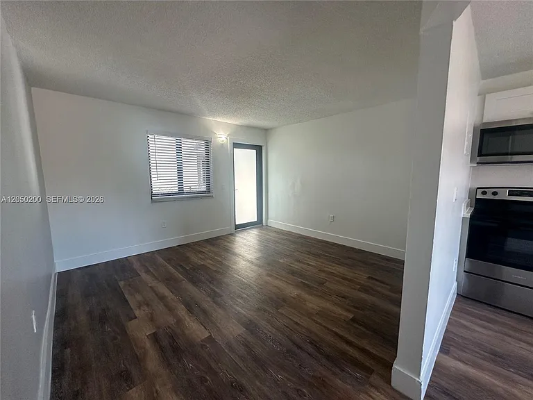 529 SW 4th St #301 — Photo 27