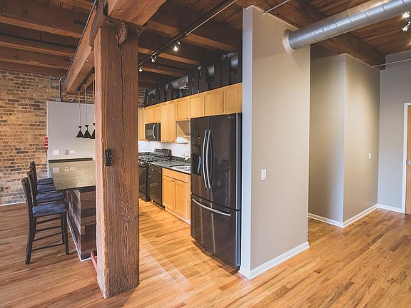 4th image of 1735 W Diversey Pkwy APT 103