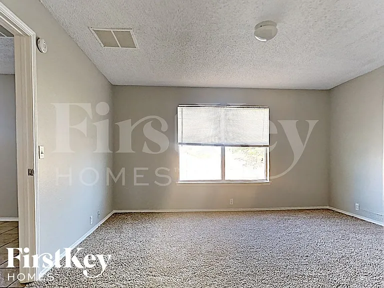1600 Shady Shores Dr — Photo 8
