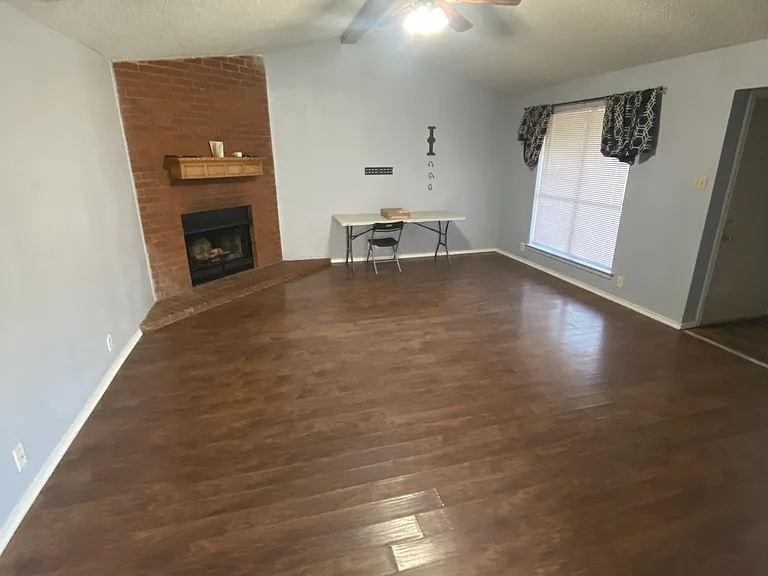 1204 Lindsey Ln #B — Photo 4