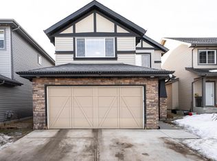 6811 19th Ave SW, Edmonton, AB T6X0L8