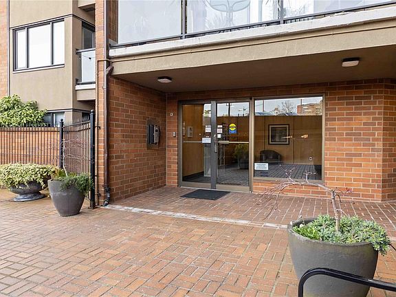 3rd image of 103 Gorge Rd E #508