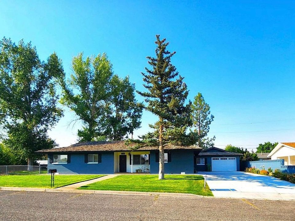 1st image of 1692 Lahontan Ave