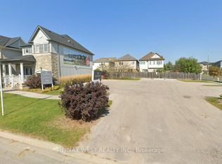 4 Seven Oaks St, Whitby, ON L1R 0H3