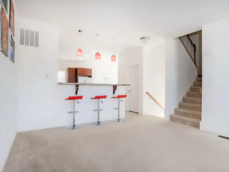 24 Grissom Dr — Photo 6
