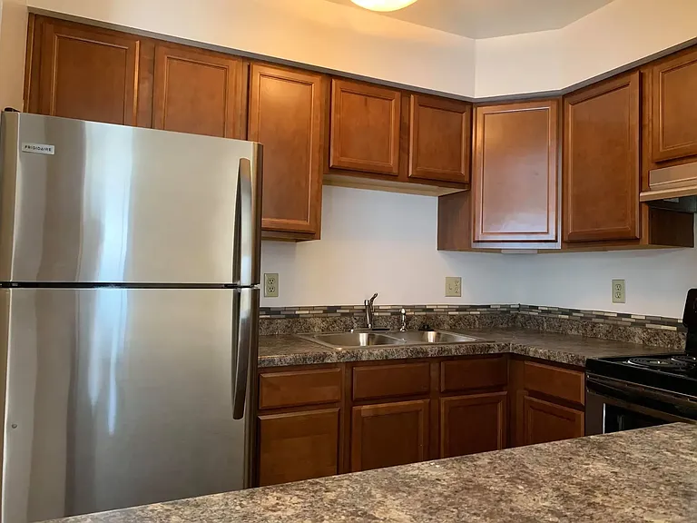 Heather Downs Apartments — Photo 9