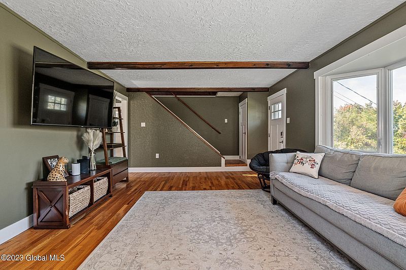 5th image of 280 Barton Hill Road