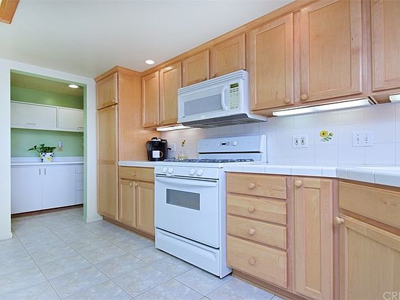 3rd image of 7427 Sale Ave