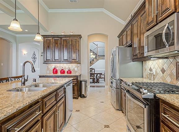 5th image of 601 Haven Dr