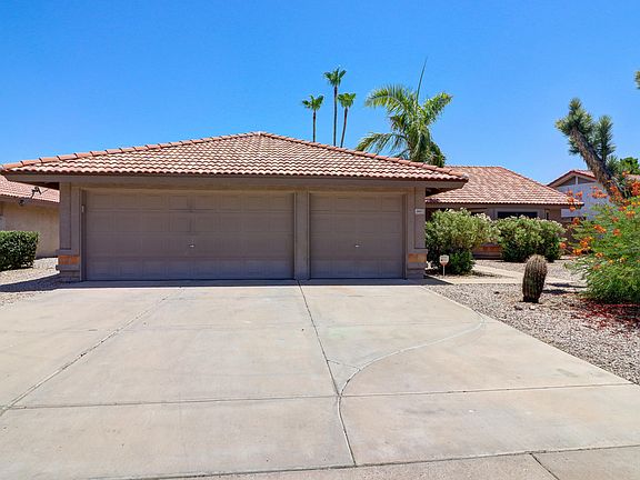 2nd image of 847 N 54th Cir