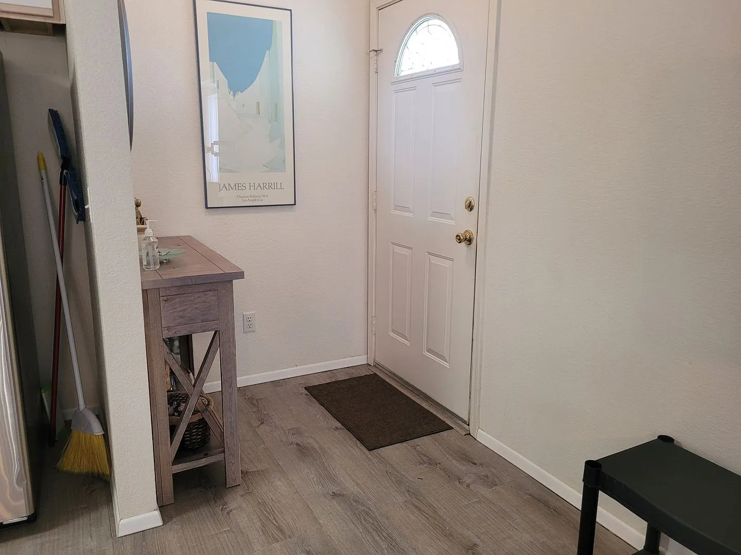 Charming 1-Bedroom Apartment for Short-Term Rental in the Heart of Bullhead City! — Photo 3
