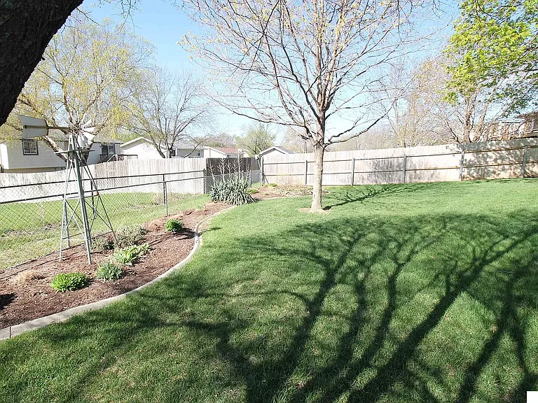 4315 Bingham Cir — Photo 3