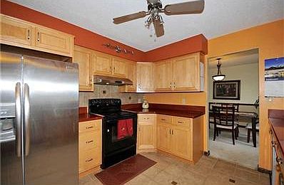 Kitchen. Amazing kitchen, all appliances included.  Beautiful oak cabintry. Ceramic tile flooring. Kitchen opens to your amazing family room and sunroom.