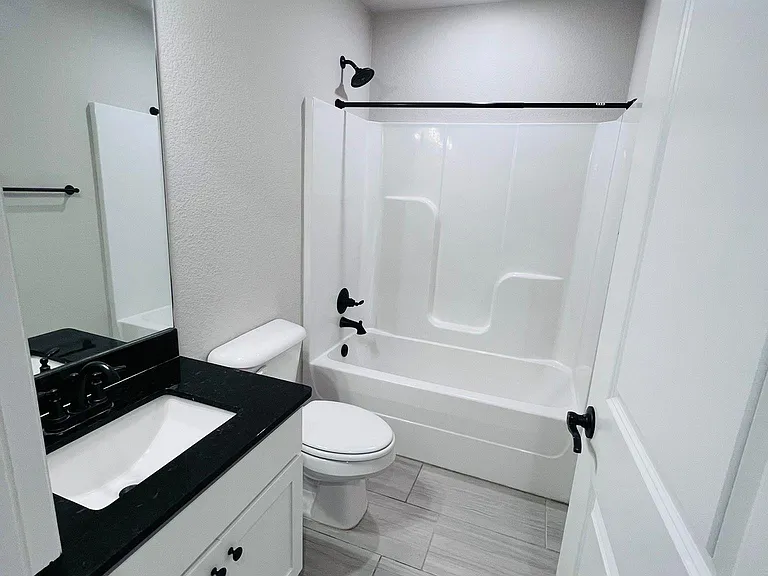 601 Holly St — Photo 10