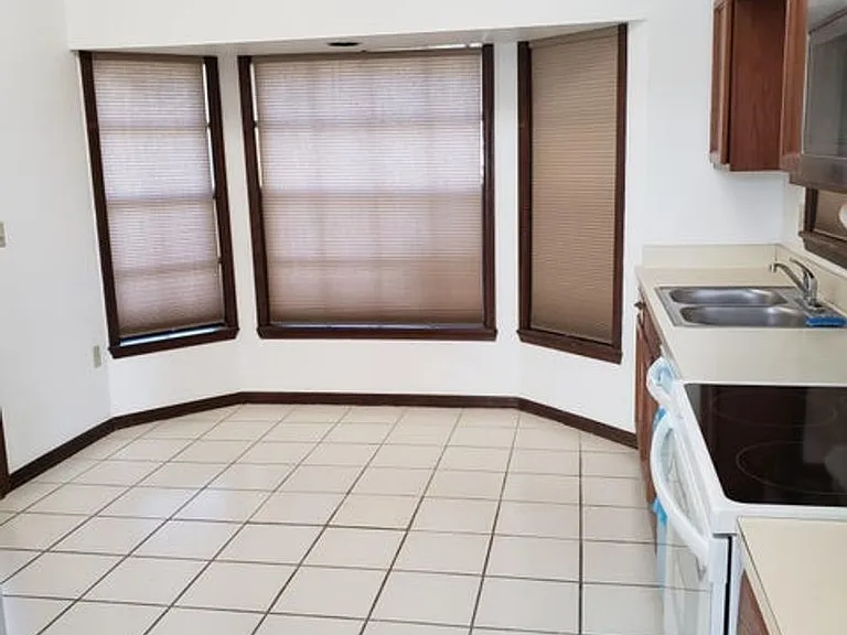 2575 Palm Lake Dr — Photo 16