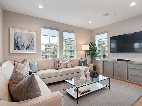 Deerwood Heights in San Ramon by Trumark Homes I Great Room
