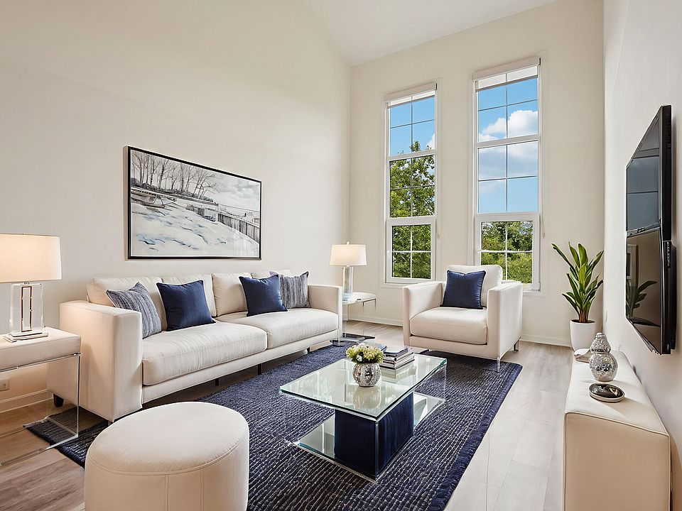 1st image of 73 Washington St #105
