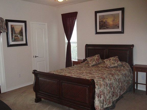 4th image of 921 Wenk Ct