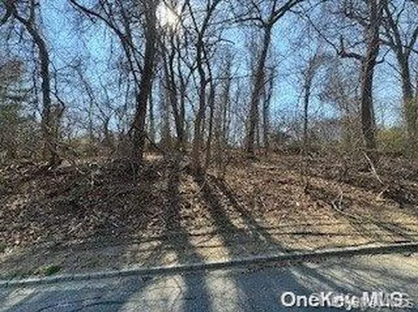 Seacrest Drive, Lloyd Harbor, NY