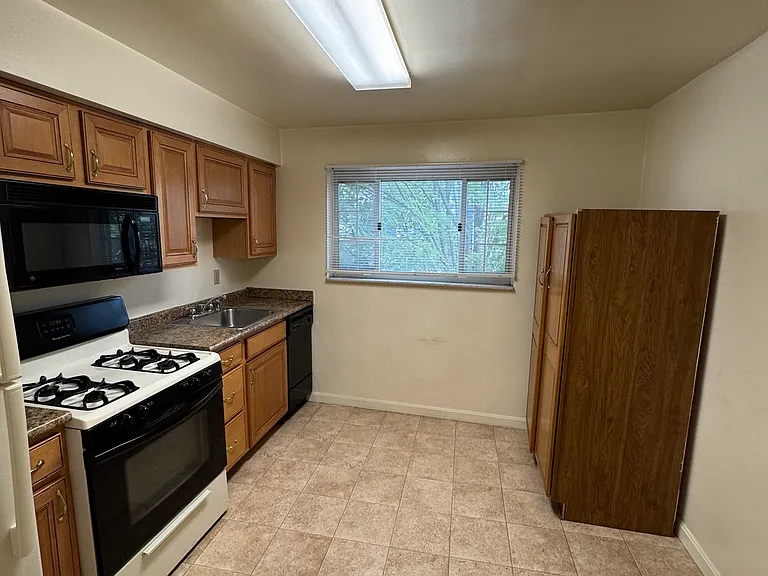228 Boggs Ave #3 — Photo 6
