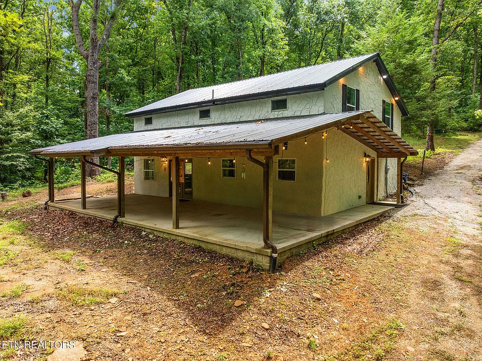 1st image of 148 Chimney Rock Ln