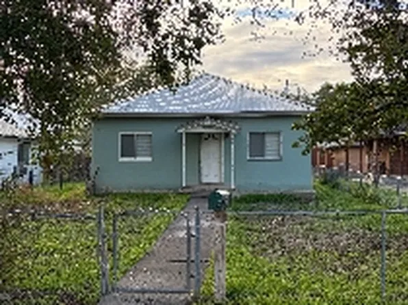 438 S 8th St, Montrose, CO 81401