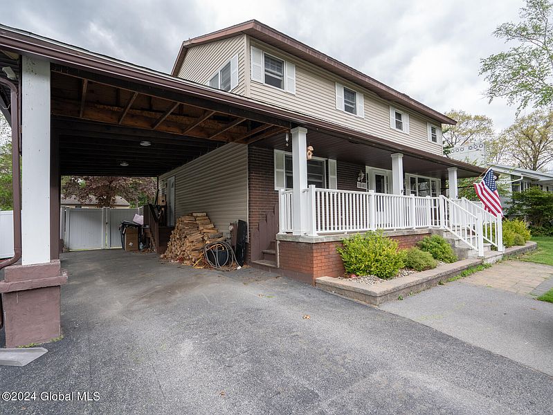 5th image of 1010 St Lucille Drive