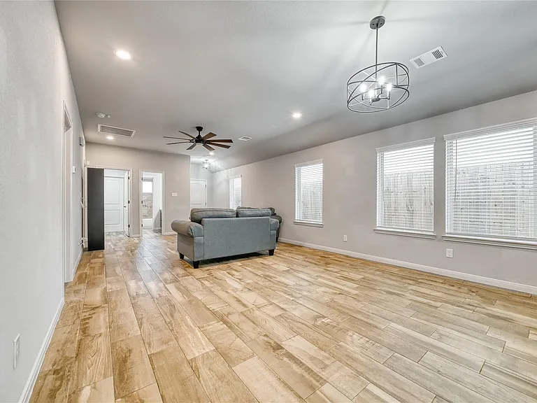 7919 Cypress Country Dr — Photo 8