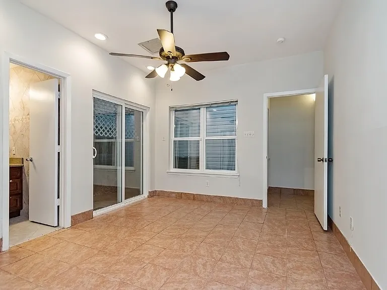 204 Marshall St #4 — Photo 9
