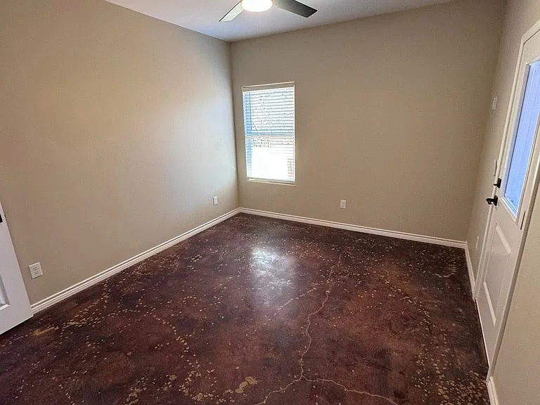 1302 Silver Falls Rd #101 — Photo 3
