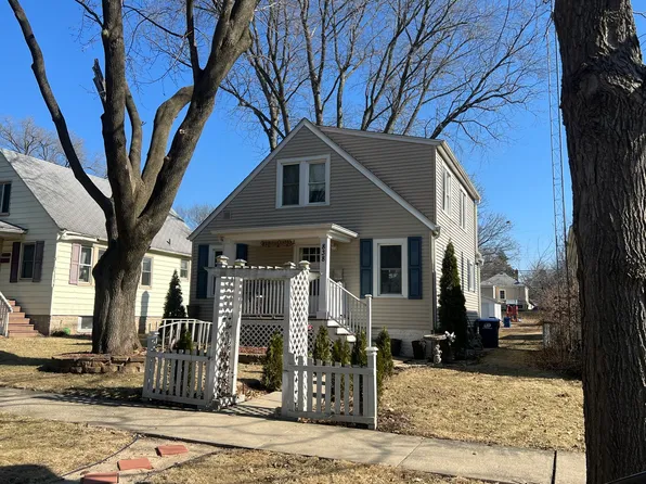 838 Glidden Ave, Dekalb, IL 60115