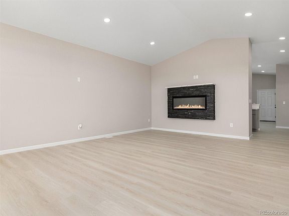 3rd image of 981 E Waverly Drive