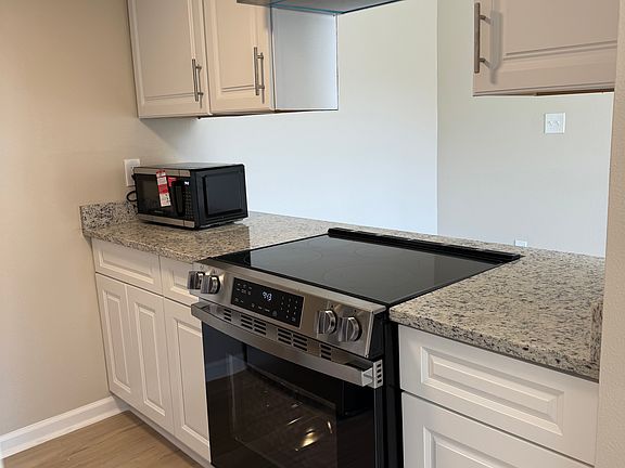 4th image of 5521 Bay Blvd APT 105
