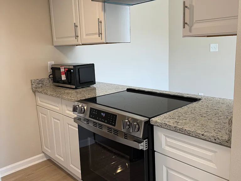 5521 Bay Blvd #105 — Photo 4