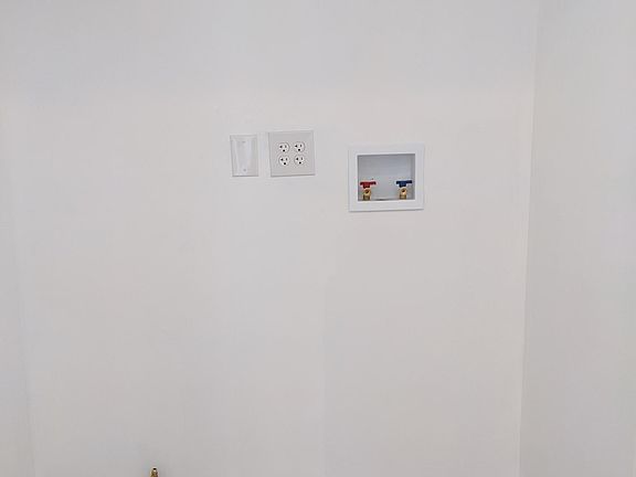 Washer/dryer hook up