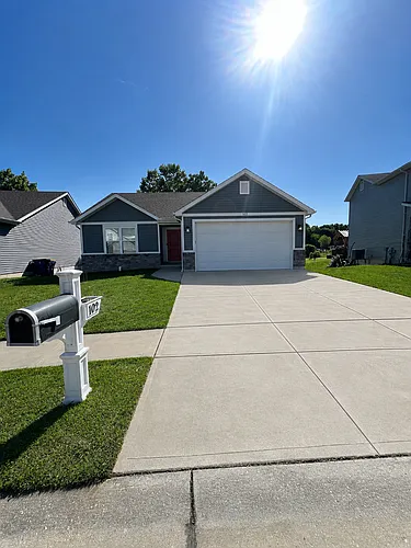 102 Doctrine Dr Photo 1